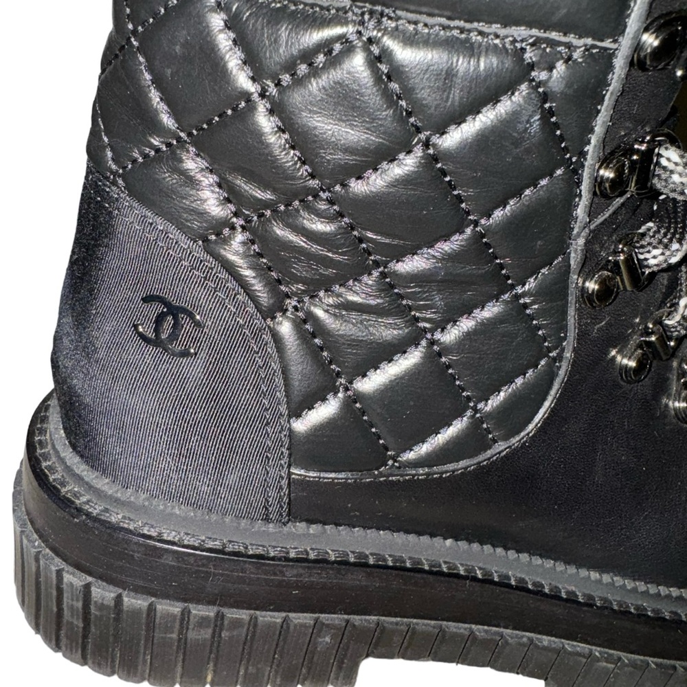Women’s 2021 CHANEL Lace Up Combat Boots 2021 37 7 - Picture 6 of 12